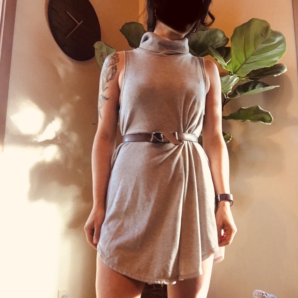 Dress - Picture 3 of 4